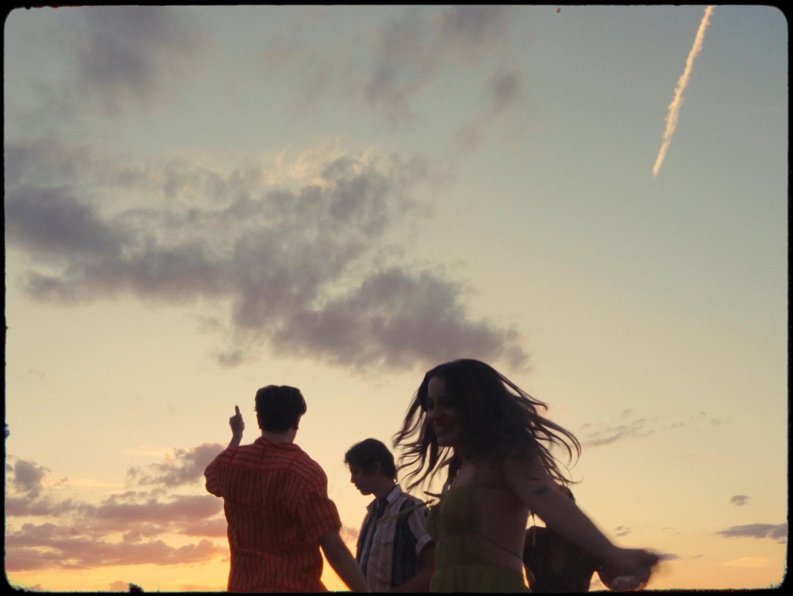 Sequence 02.00 03 52 17.Still239